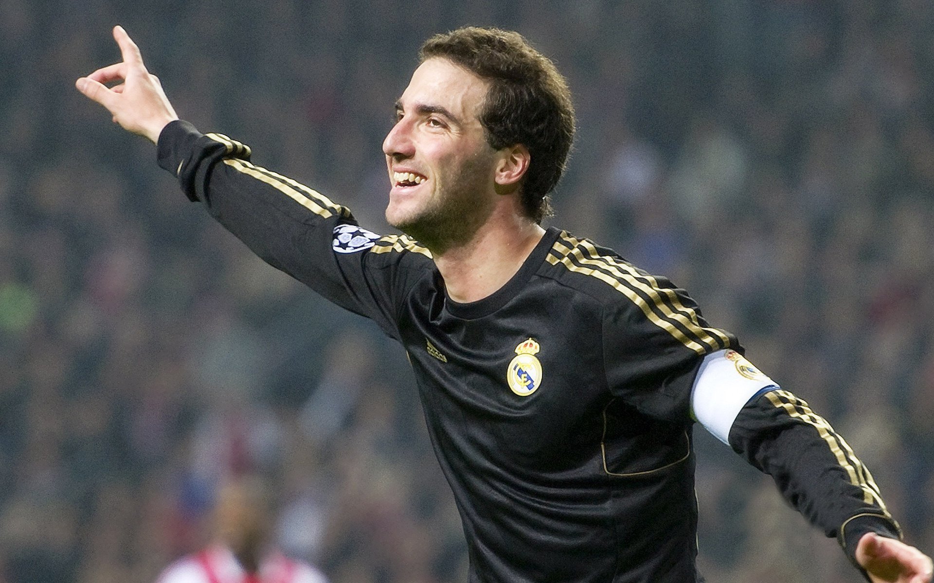 开云体育移动版-格林伍德的稳健防守与精准反击，为袋鼠队注入进攻活力，格林伍德什么水平